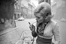 Michalská ulice - před Vinárnou Blatnička (Praha, 1973)
